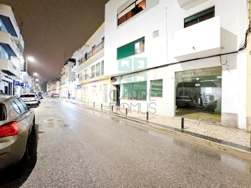 Loja para Arrendamento em Faro (Sé e São Pedro)