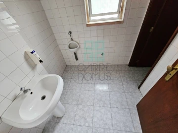Armazém para Venda em Gaeiras