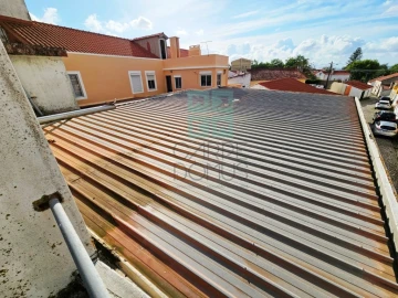 Armazém para Venda em Gaeiras