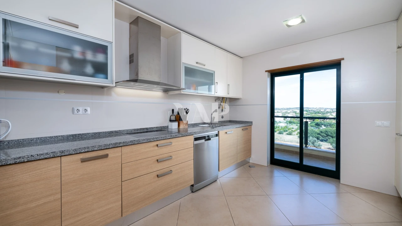 Apartamento T3 para Venda em Quarteira Foto 12