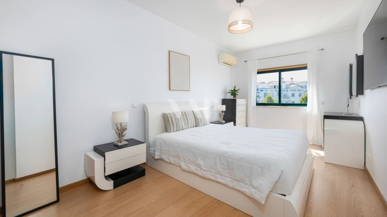 Apartamento T3 para Venda em Quarteira Foto 3