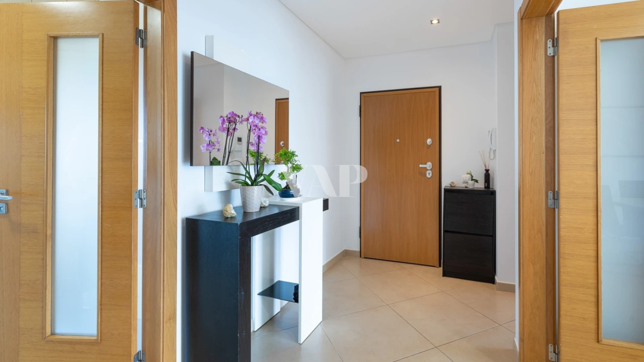 Apartamento T3 para Venda em Quarteira Foto 9