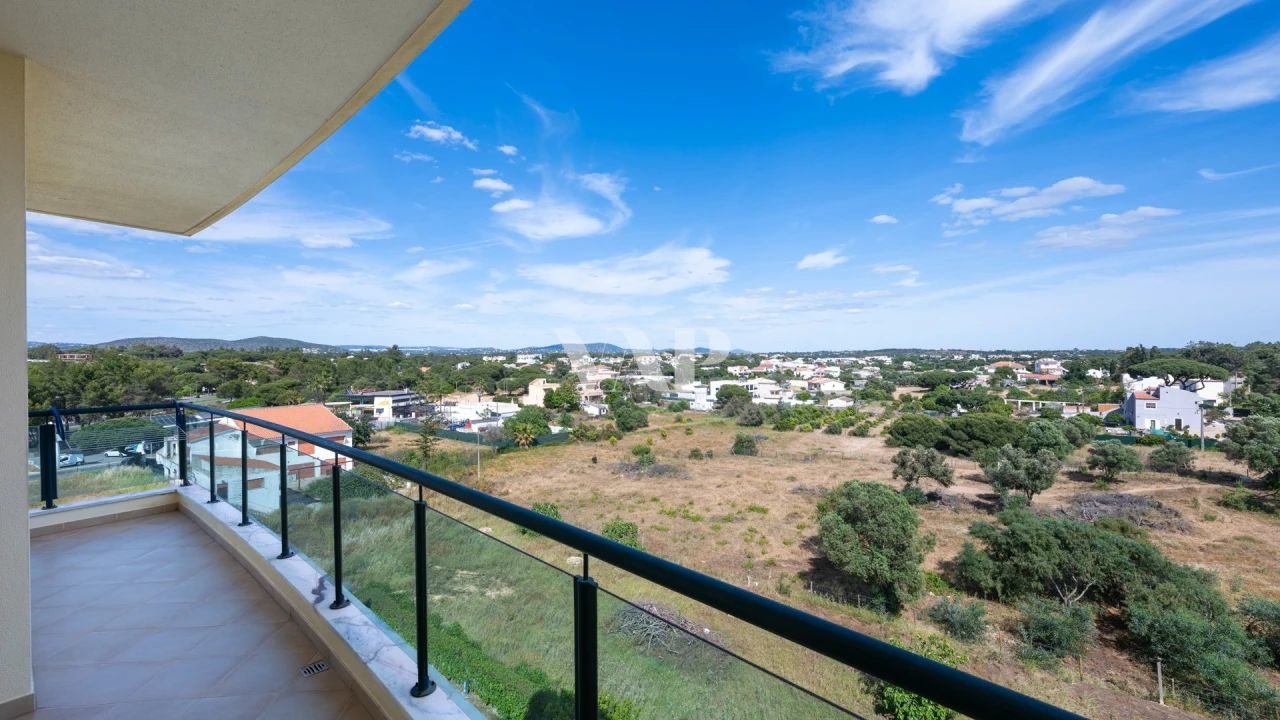 Apartamento T3 para Venda em Quarteira Foto 6