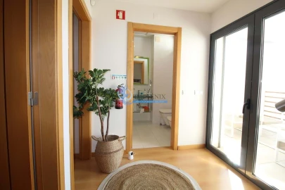 Moradia T5 para Venda em Quarteira