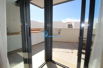 Moradia T5 para Venda em Quarteira
