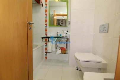 Moradia T5 para Venda em Quarteira