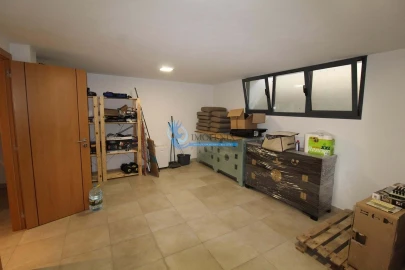 Moradia T5 para Venda em Quarteira
