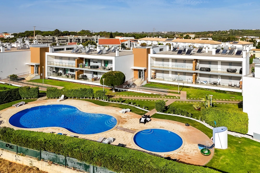 Moradia T3 para Venda em Albufeira e Olhos de Água Foto 1