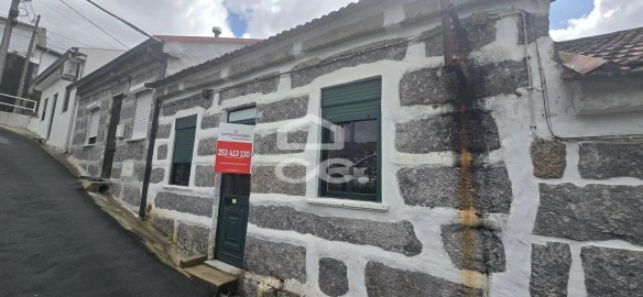 Moradia T2 para Venda em Selho (São Cristovão)