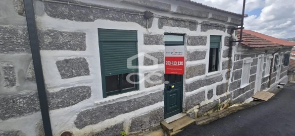 Moradia T2 para Venda em Selho (São Cristovão)