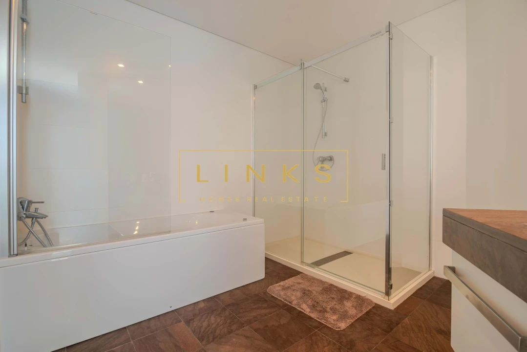 Apartamento T2 para Venda em São Martinho Foto 24