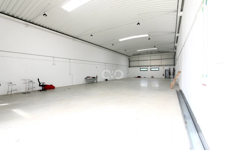 Negócio para Arrendamento em Lagos (São Sebastião e Santa Maria) Foto 8