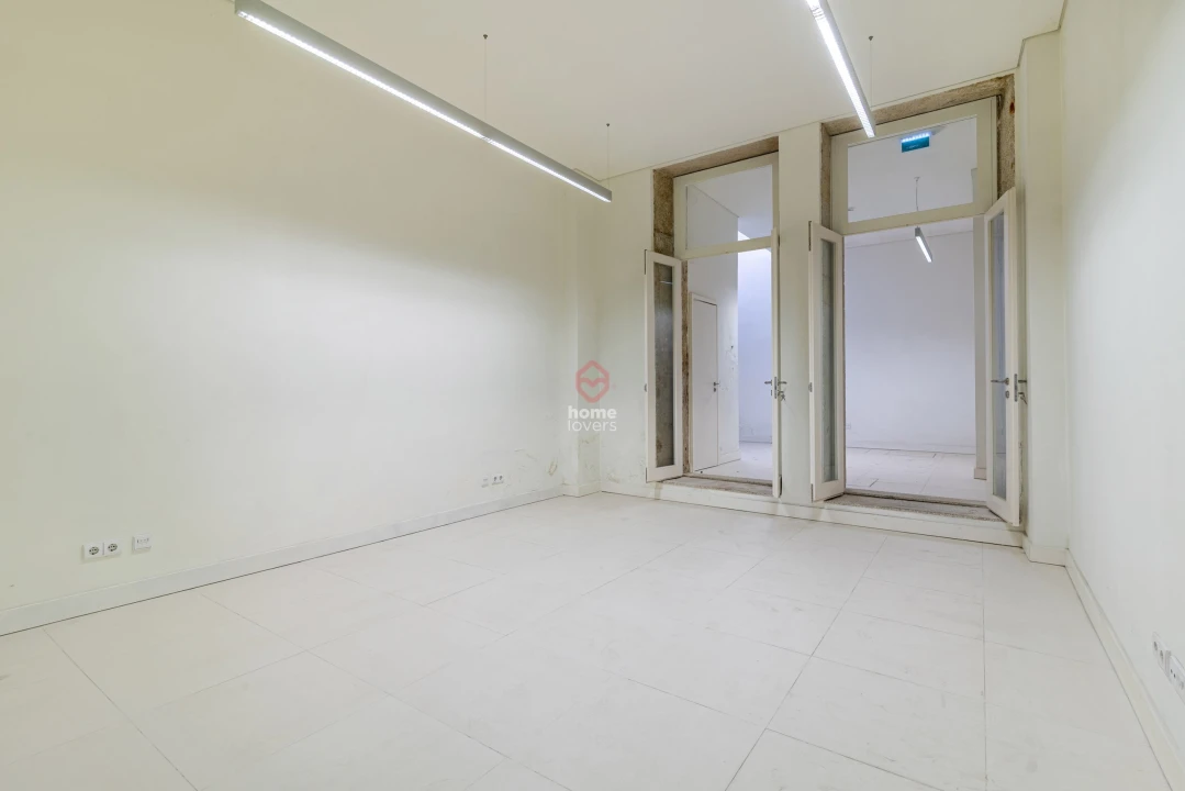 Prédio para Arrendamento em Cedofeita, Santo Ildefonso, Sé, Miragaia, São Nicolau e Vitória Foto 9