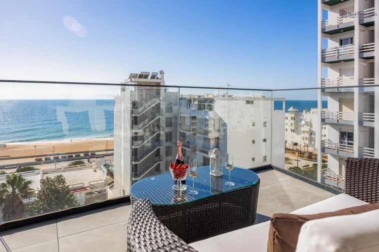 Apartamento T3 para Arrendamento em Quarteira Foto 23