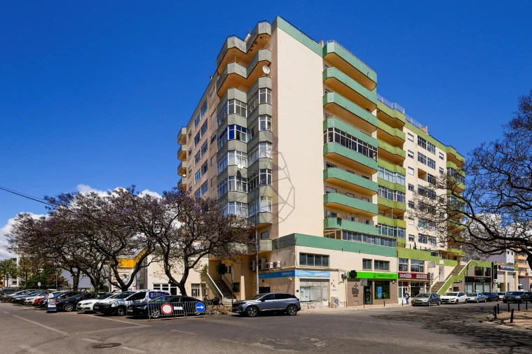 Apartamento T2 para Venda em Portimão Foto 2