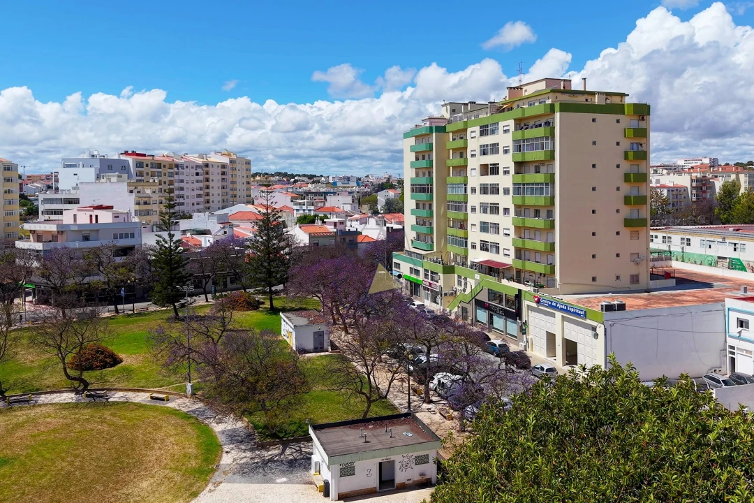 Apartamento T2 para Venda em Portimão Foto 38