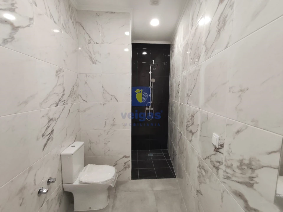Apartamento T2 para Venda em Baixa da Banheira e Vale da Amoreira Foto 13