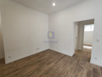 Apartamento T2 para Venda em Baixa da Banheira e Vale da Amoreira
