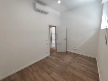 Apartamento T2 para Venda em Baixa da Banheira e Vale da Amoreira