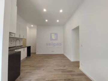 Apartamento T2 para Venda em Baixa da Banheira e Vale da Amoreira