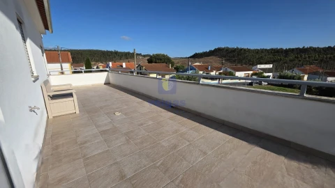 Apartamento T2 para Venda em Campelos e Outeiro da Cabeça