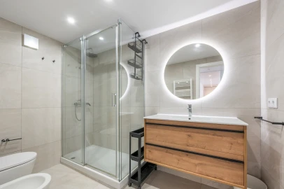 Apartamento T2 para Venda em Oeiras e São Julião da Barra, Paço de Arcos e Caxias