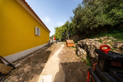 Moradia T2 para Venda em Agualva e Mira-Sintra