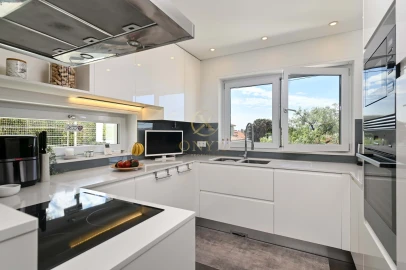 Moradia T3 para Venda em Carcavelos e Parede