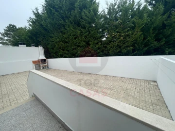 Apartamento T3 para Venda em Tornada e Salir do Porto