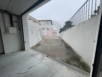 Apartamento T3 para Venda em Tornada e Salir do Porto