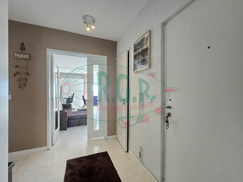 Apartamento T2 para Venda em Fânzeres e São Pedro da Cova Foto 2