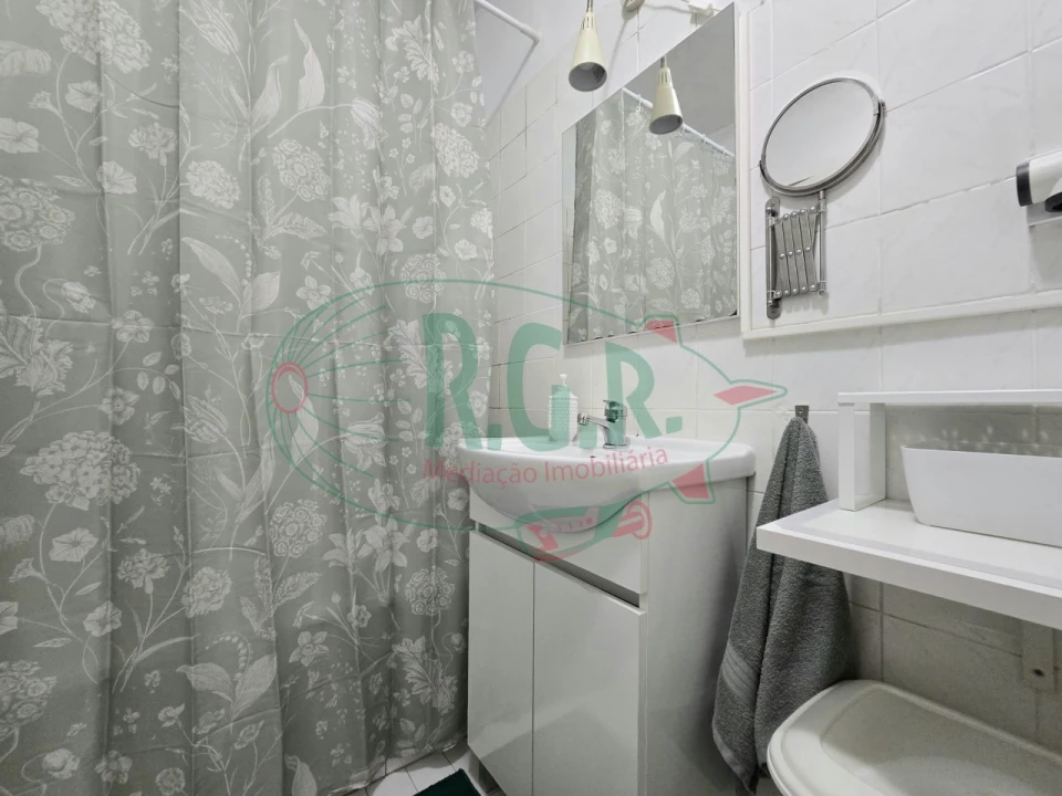 Apartamento T2 para Venda em Fânzeres e São Pedro da Cova Foto 23