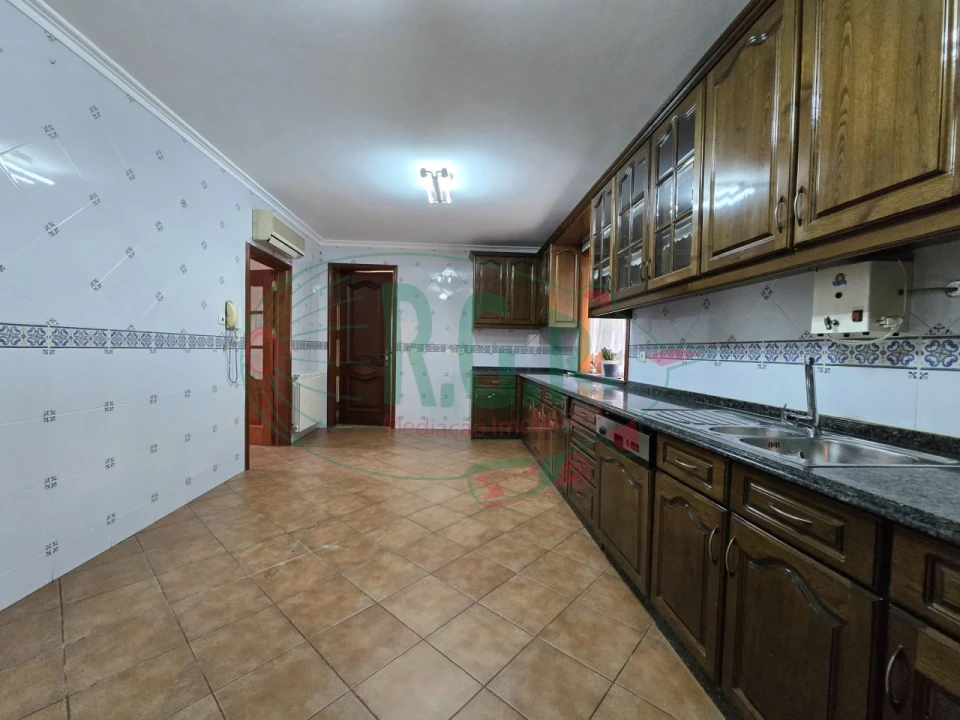 Moradia T4 para Venda em Gondomar (São Cosme), Valbom e Jovim Foto 9