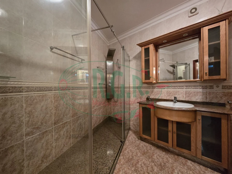 Moradia T4 para Venda em Gondomar (São Cosme), Valbom e Jovim Foto 17