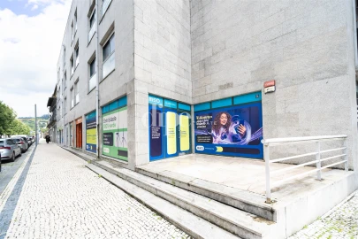 Loja para Arrendamento em Oliveira, São Paio e São Sebastião