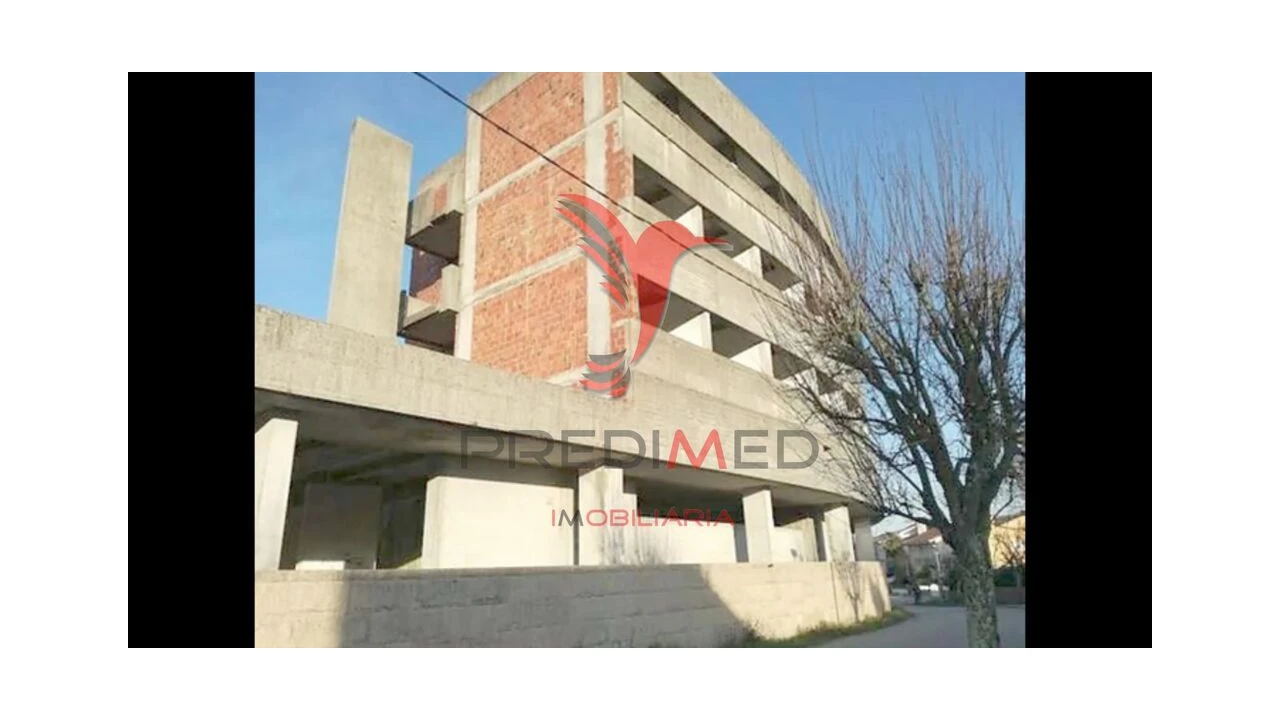 Prédio para Venda em Alpendorada, Várzea e Torrão Foto 4