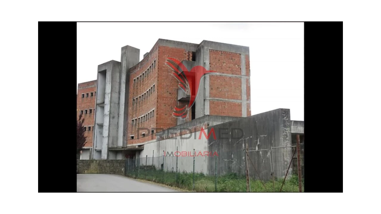 Prédio para Venda em Alpendorada, Várzea e Torrão Foto 2