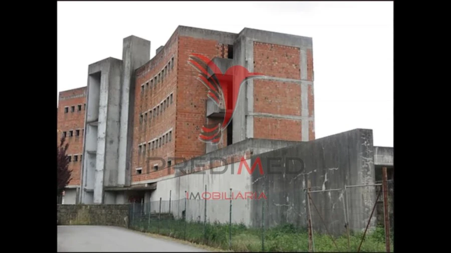 Prédio para Venda em Alpendorada, Várzea e Torrão Foto 2