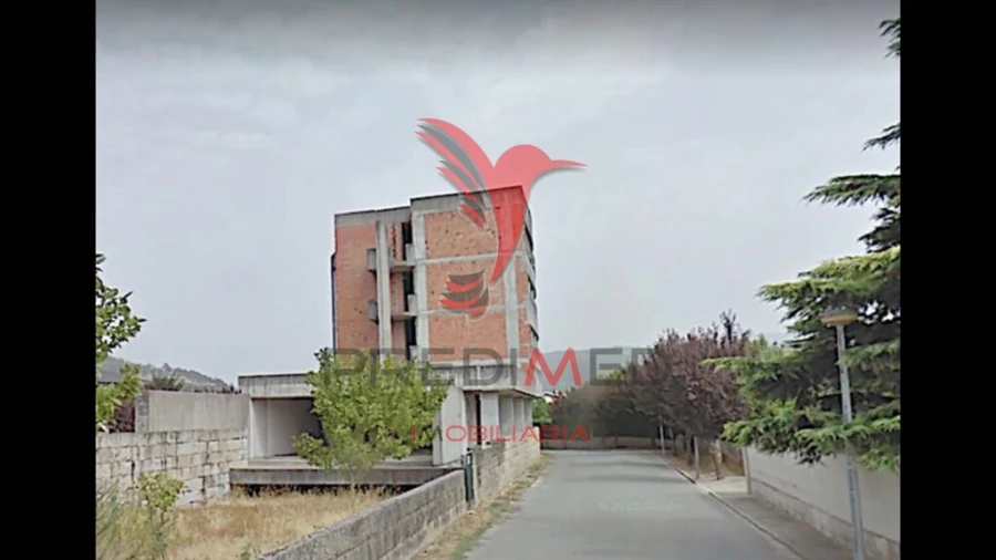 Prédio para Venda em Alpendorada, Várzea e Torrão Foto 5