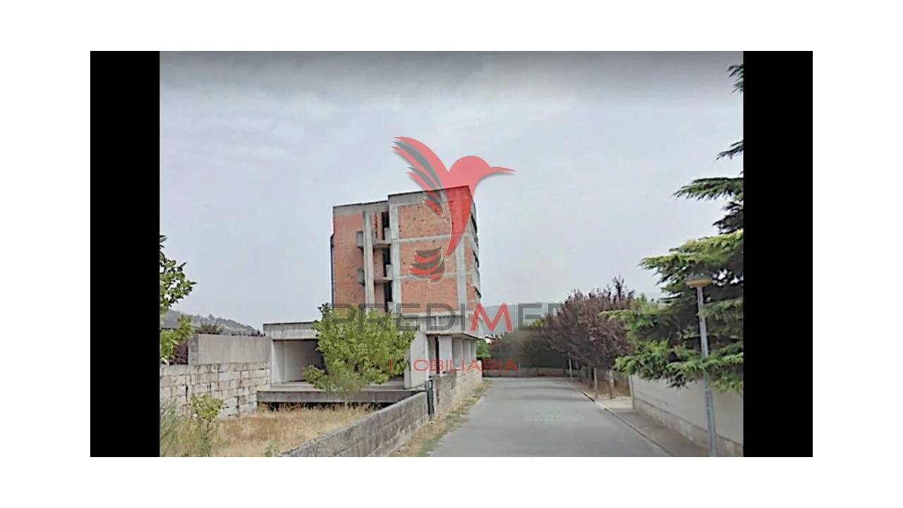 Prédio para Venda em Alpendorada, Várzea e Torrão Foto 5