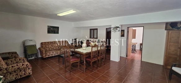 Moradia T3 para Venda em Bouro (Santa Maria)