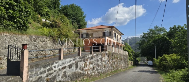 Moradia T3 para Venda em Bouro (Santa Maria)
