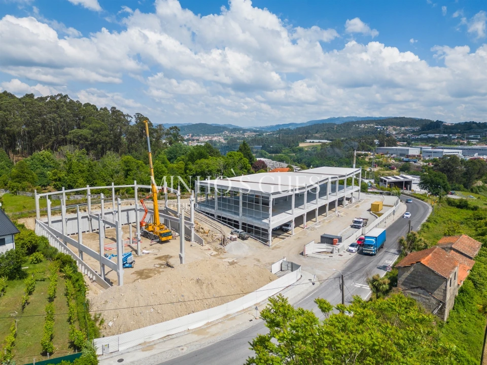 Armazém para Venda em Ronfe Foto 1