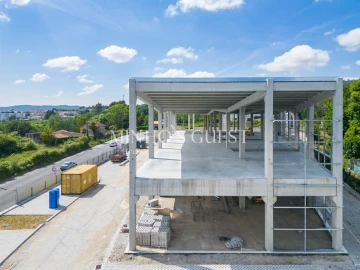 Armazém para Venda em Ronfe