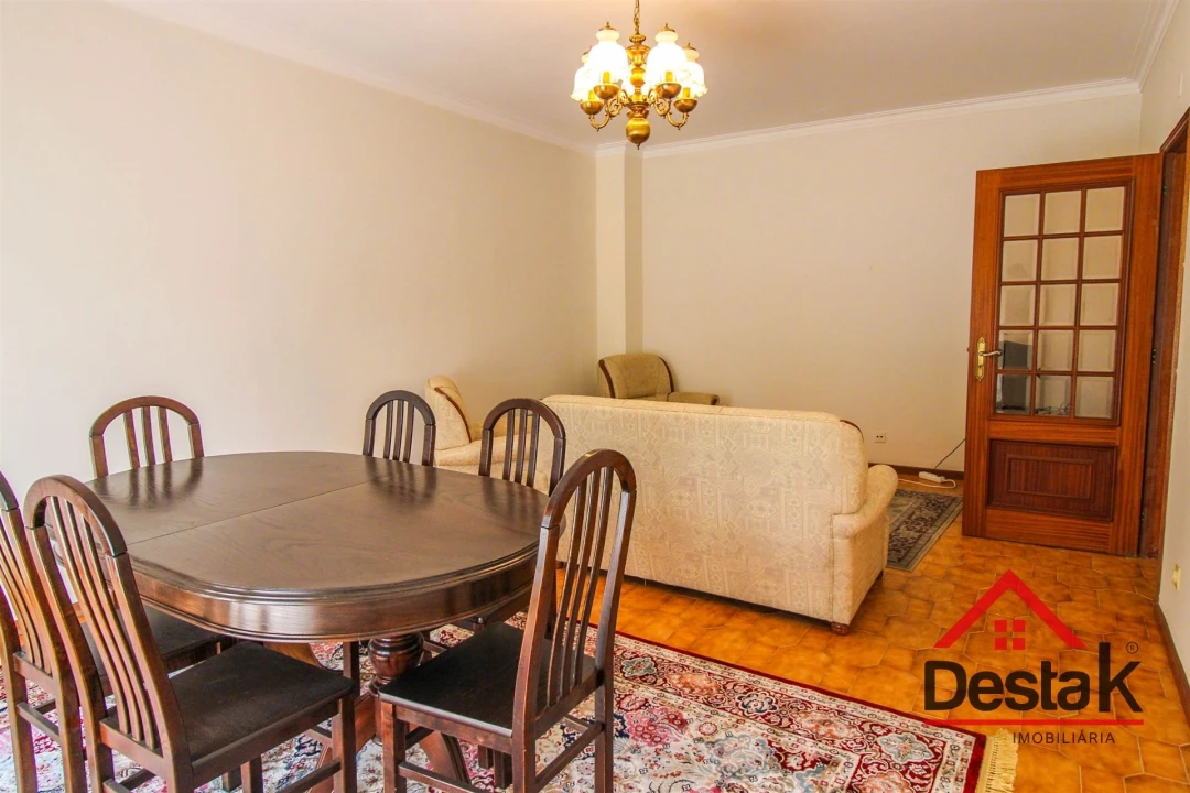 Apartamento T3 para Arrendamento em Ranhados Foto 1