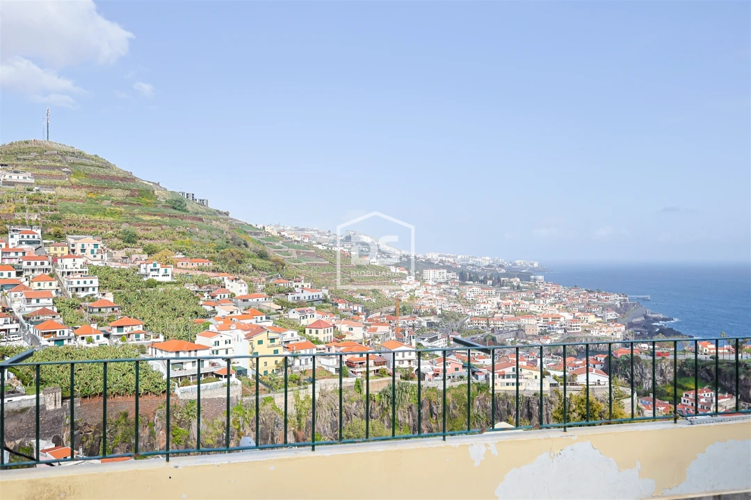 Moradia T2 para Venda em Camara de Lobos Foto 1