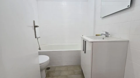 Apartamento T2 para Arrendamento em Mina de Água