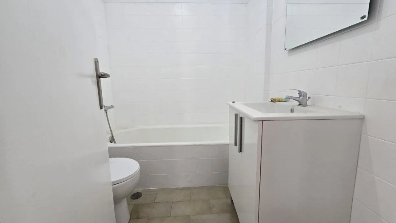 Apartamento T2 para Arrendamento em Mina de Água Foto 1