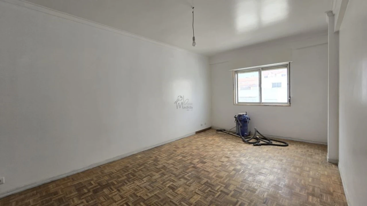 Apartamento T2 para Arrendamento em Mina de Água Foto 17