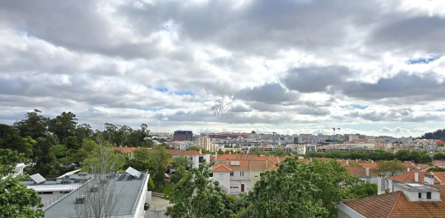 Apartamento T3 para Venda em Benfica Foto 24